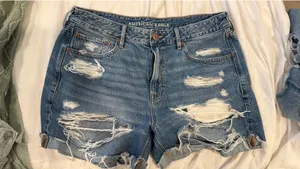 American Eagle ripped jorts thumbnail 1