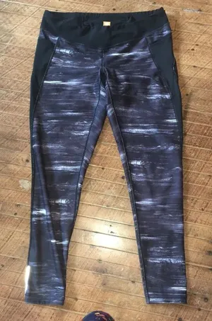 Lucy tech black and gray L 7/8 athletic leggings thumbnail 1