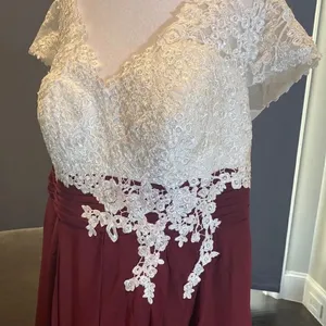 Women’s Ivory Lace Top Chiffon V-Neck with Cap Sleeves Formal Dress Size 18 thumbnail 8