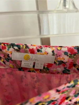 Boden Ruffle Crinkle Maxi Skirt in a beautiful pink floral print size 12 $159 thumbnail 4