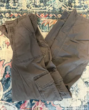 Hollister Ultra High-Rise Baggy Cargo Pants thumbnail 1