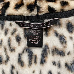 Victoria’s Secret Leopard Print Plush Robe XS/S Open Front Y2K Cozy thumbnail 4
