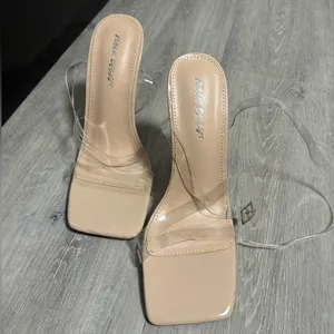 Brand new heels Size 9 thumbnail 1