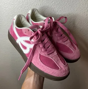 HBD Happy Bird Days x We Flower pink retro court suede sneakers EU 39 / Men 6.5 thumbnail 1