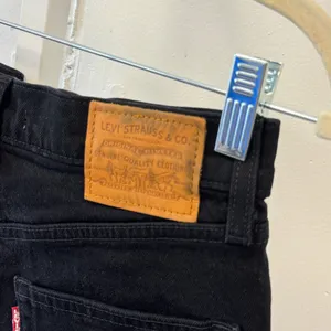 Levis Premium Ribcage Shorts Button Fly W27 Black High Rise Raw Hem Denim thumbnail 5