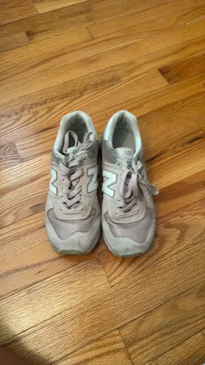 Light Pink New Balance Shoes thumbnail 3