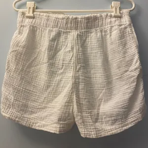 H&M‎ White Shorts thumbnail 2