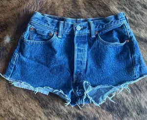 Vintage 90’s Levi’s 501 High Rise Button Fly Jeans Distressed Size 28 thumbnail 1
