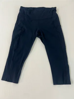 Lululemon Navy High-Waist Athletic Capri Leggings with Pockets thumbnail 14