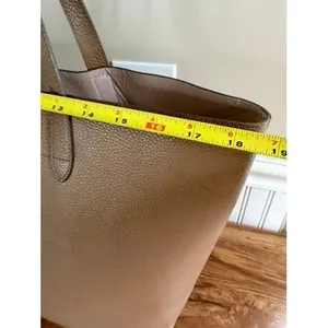 Cuyana Classic Structured Leather Tote Bag Cappuccino Tan OS thumbnail 4