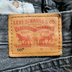 Levi’s 501 Denim Cutoff Shorts Black Button Fly Grunge Faded Distressed Size 29‎ thumbnail 3