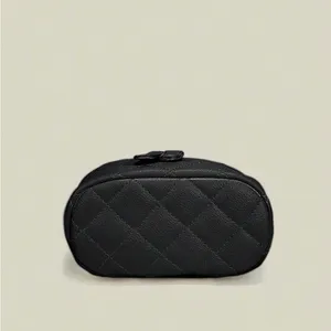 Elegant Black Quilted Handbag thumbnail 8