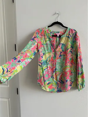 Lilly Pulitzer size M CASA BANANA Stacey TOP 100% Silk Blouse Floral thumbnail 2