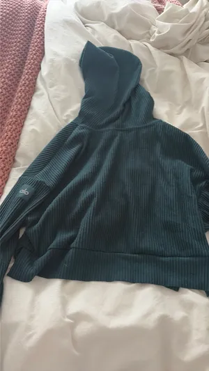 Alo cropped hoodie thumbnail 3