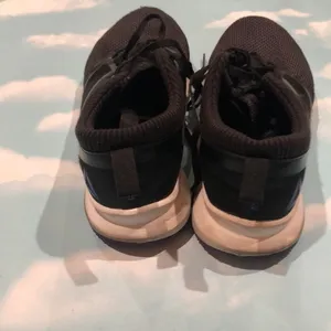 Reebok black sneakers thumbnail 4