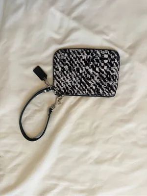 COACH | Park Donegal Black & White Wristlet thumbnail 3