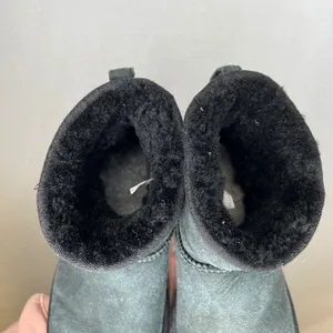 UGG Classic Ultra Mini Ankle Boots Black Suede Sheepskin Lined Women's‎ Size 9 thumbnail 5