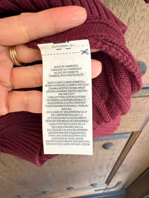 Polo by Ralph Lauren Women's Cable Knit Crewneck Sweater in Burgundy Size M thumbnail 4