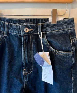 NWT Mom Fit Jeans thumbnail 2