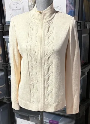 St. John Sweater / Jacket - Size S thumbnail 1