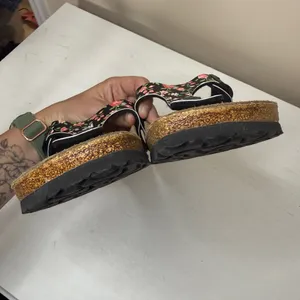 Birkenstock Papillio Black and Pink Floral Sandals with Cork Footbed Sz 6-6.5 thumbnail 3
