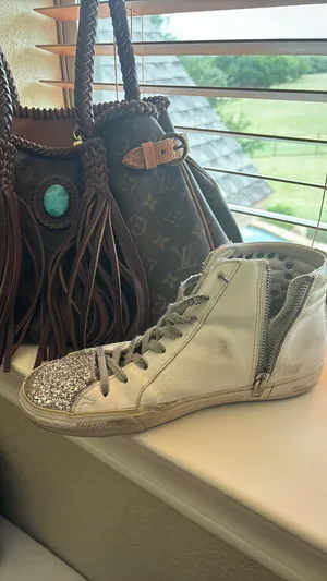 Golden Goose thumbnail 6