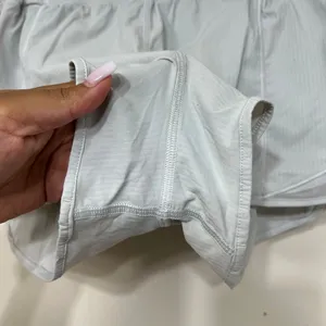Lululemon Gray Hotty Hot High Rise 2.5 Shorts 6 Women thumbnail 2