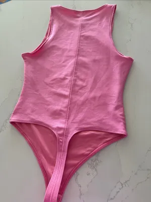 Good American Women’s High Shine Compression Bodysuit Barbie Pink‎ size M thumbnail 3