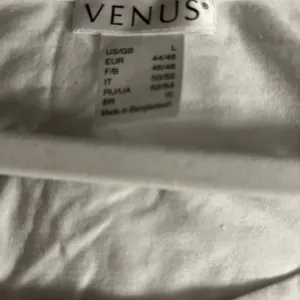 VENUS Classic White Short Sleeve Top Size Large thumbnail 2