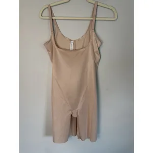 Spanx SPANXshape Invisible Open-Bust Mid-Thigh Bodysuit Nude Sz L Shapewear NEW thumbnail 2