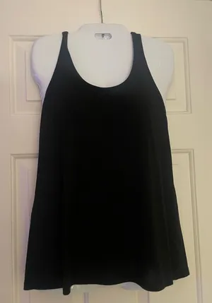 🩷 3/$18 old navy active racerback workout shirt Women's Black Tank Top thumbnail 1