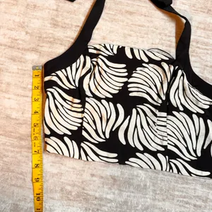 A New Day Women’s Small Tropical Crop Top Black Cream Halter Square Neck Resort thumbnail 4