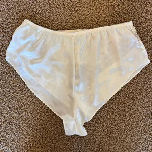Luxurious Cream and Gray‎ Lace Women's Pajama Shorts thumbnail 2