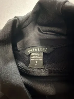 Athleta Whistler Mock Neck Long Sleeve Sz S Black Layers Winter Snowy Outdoors thumbnail 4