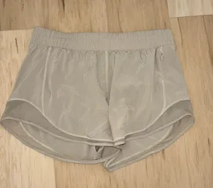 Aritzia legacy shorts thumbnail 1