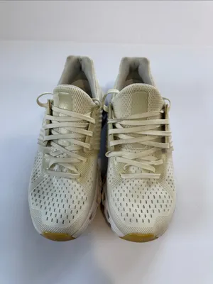 On Running Women's Sneakers in Cream thumbnail 6
