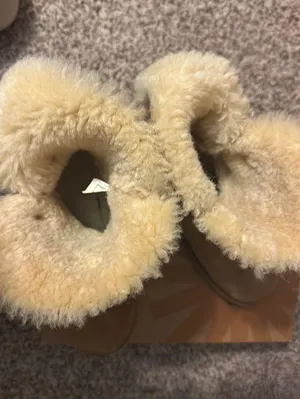 UGG Bailey Button thumbnail 6