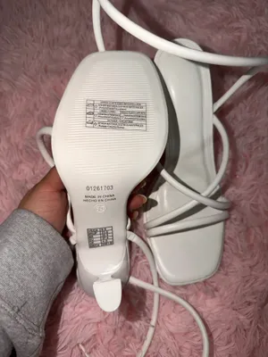 Heels White Size 6.5 thumbnail 2