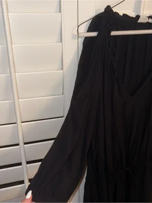 Women’s Black Cold Shoulder Dress Size: M thumbnail 3
