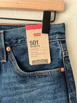 Levi’s 501 mid thigh Jean shorts NEW 26 thumbnail 7