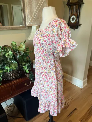 Floral Square-Neck Puff Sleeve Dress - White/Pink Ruffle Hem thumbnail 3