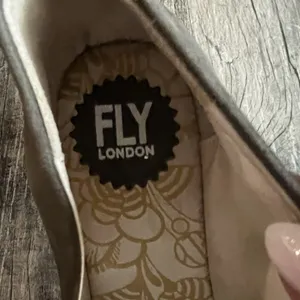 Fly London Yaz Green Suede Wedge Shoes 39/US 8-8.5 European Chic Grunge thumbnail 5