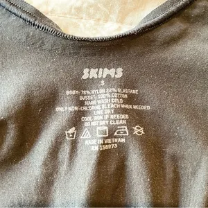 Skims Everyday Sculpt Bodysuit in Onyx Small NWT thumbnail 9