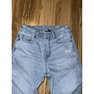 American Eagle Curvy Mom Jean Women's‎ Sz 00 Blue High Rise Distressed thumbnail 2