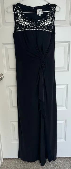 Size 6 2010s Beaded Sequined Floor Length Black Sleeveless Prom Dress thumbnail 1