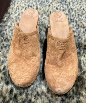 UGG ABBIE CHESTNUT SUEDE‎ CLOGS thumbnail 1