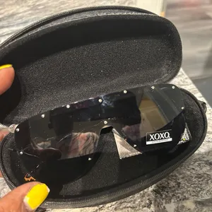 XOXO Stylish Black Sunglasses thumbnail 5