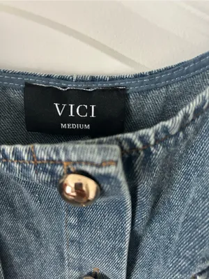 Vici Jamali Belted Denim Sleeveless Button Down Mini Dress Medium Wash thumbnail 7