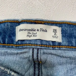 Abercrombie & Fitch 90s High Rise Straight Leg Jeans Size 26 thumbnail 4