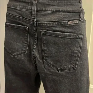 KanCan Black Midrise Skinny Ankle Length- 7/27- Style #KC7085BBK. Cut #34602 thumbnail 7